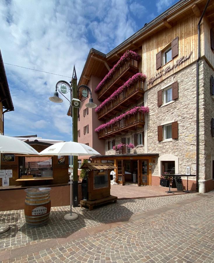 Folgaria Post Hotel エクステリア 写真