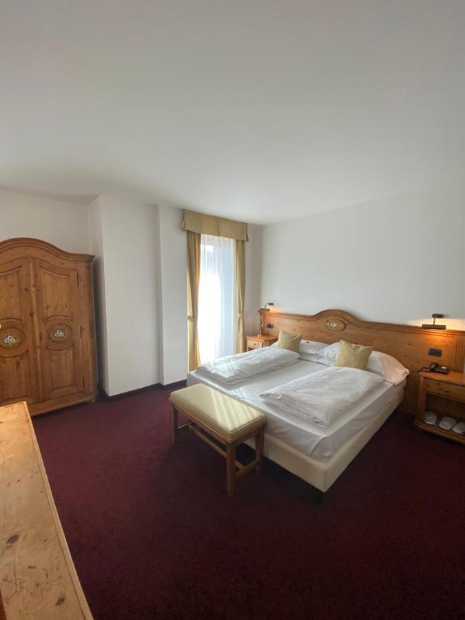Folgaria Post Hotel エクステリア 写真
