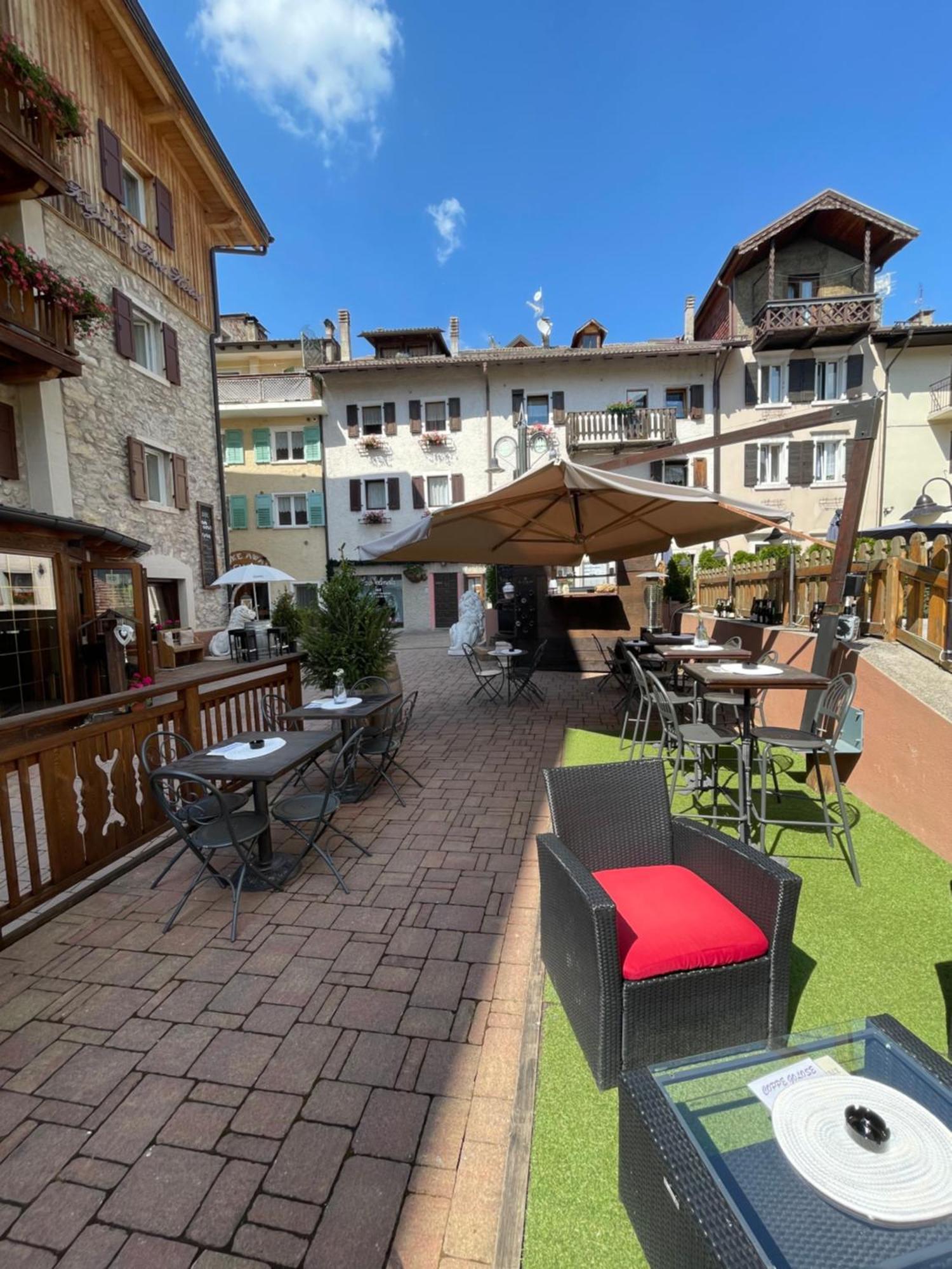 Folgaria Post Hotel エクステリア 写真
